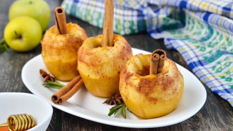 Как приготовить вкусные и полезные запеченные яблоки с медом