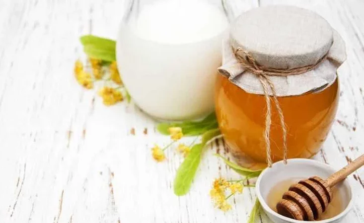 Пошаговый рецепт молока с медом и маслом — нежное и ароматное блюдо для здорового завтрака
